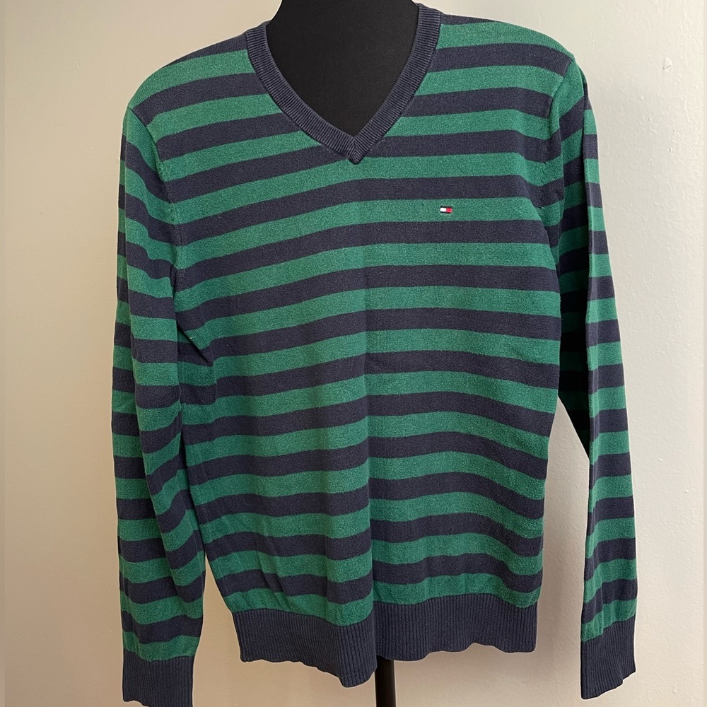 Men’s Medium Tommy Hilfiger sweater 100% cotton navy hunter green stripes.